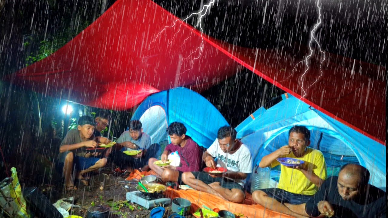 diguyur hujan deras bermalam dicabin tenda pinggir sungai, Fhishig & camping ramai ramai