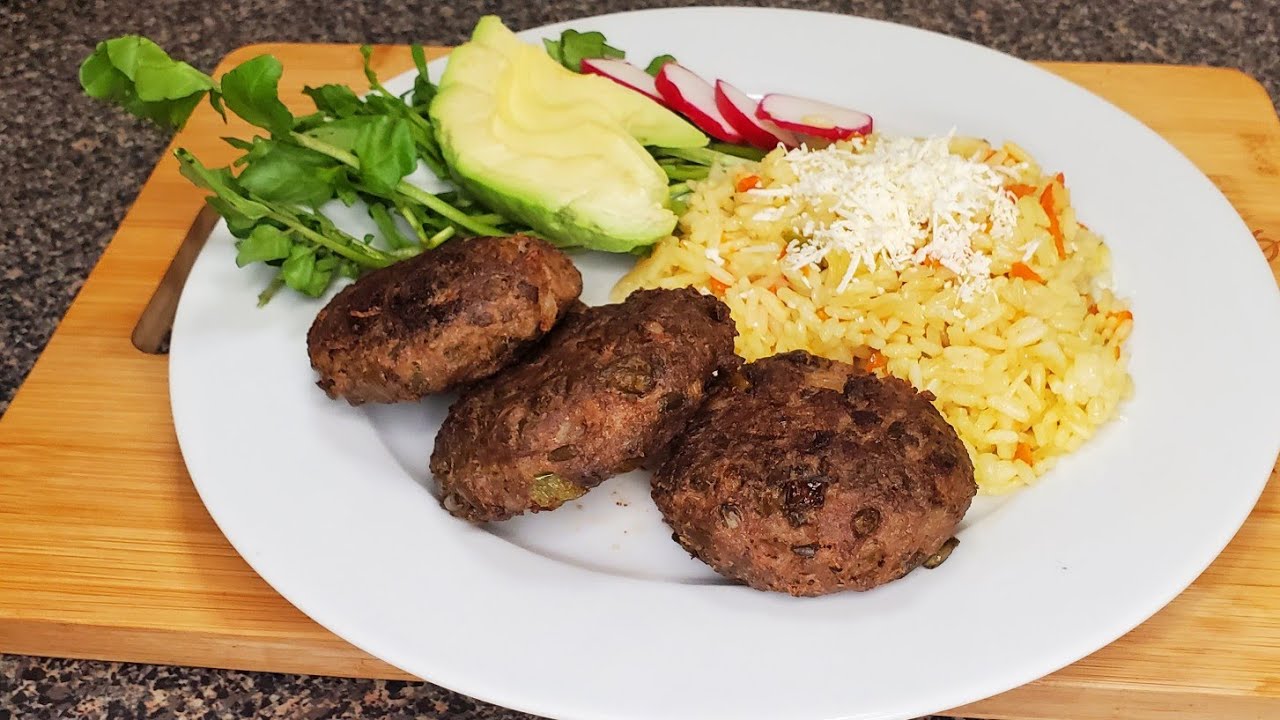 Tortitas de Pito con Carne Molida Salvadoreñas