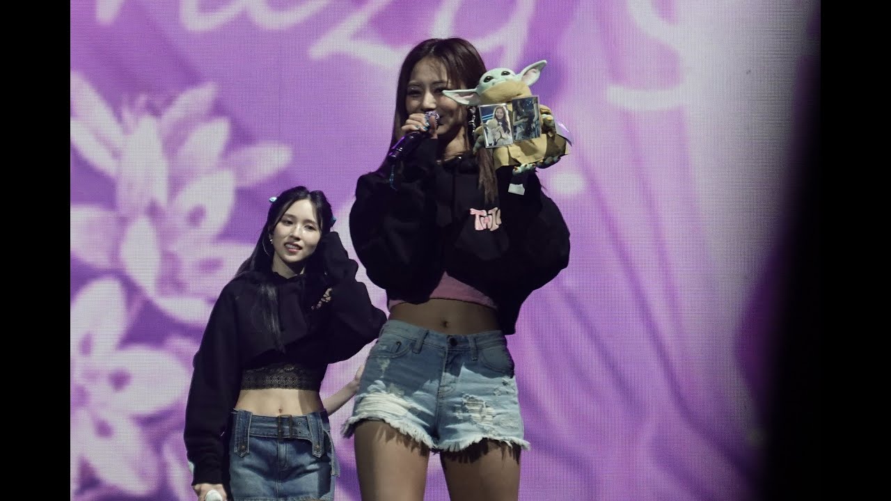 Making Tzuyu happy again with Baby Yoda - TWICE - Ready To Be 5th World Tour - Seattle - Tacoma Dome