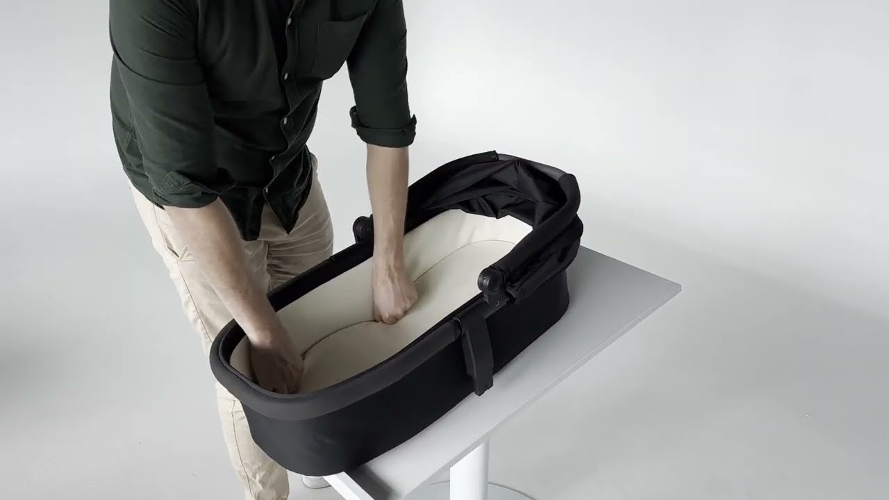 Edwards & Co Carry Cot 2 User Guide