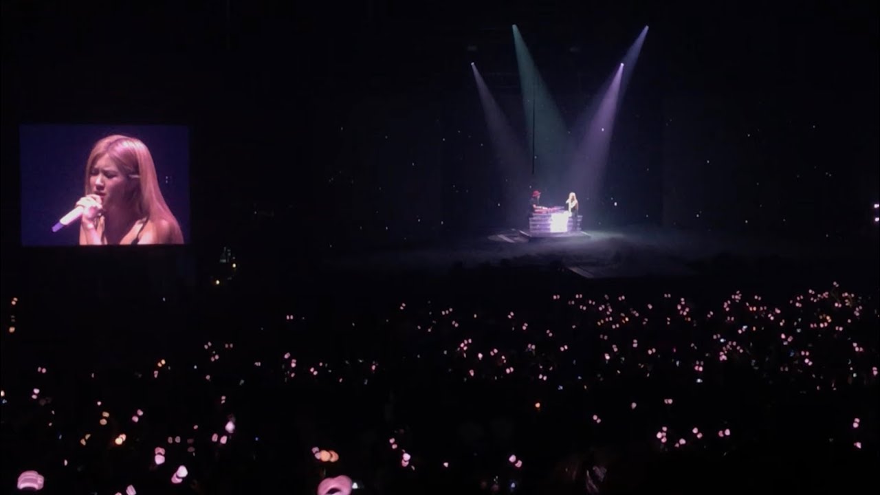 Rosé Solo Stage @ BLACKPINK Paris Zénith Arena
