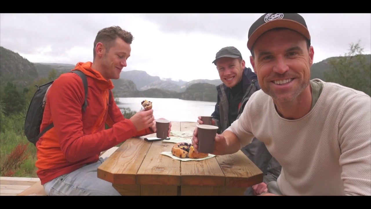 VLOG #6 ||  ROADTRIP DOOR NOORWEGEN, DIKKE HIKE NAAR DE TOP VAN DE PREIKESTOLEN!!