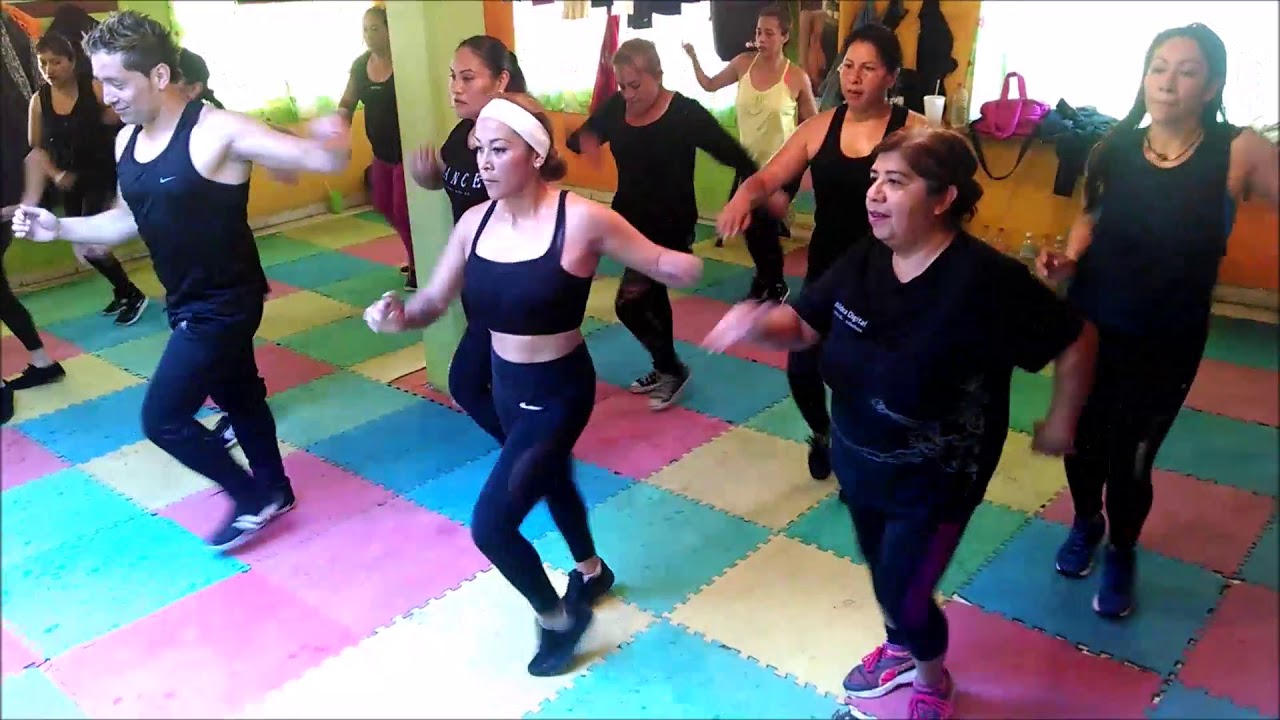 FELICES LOS 4 SALSA REGGAETON VS LA CHAPA Q VIBRA