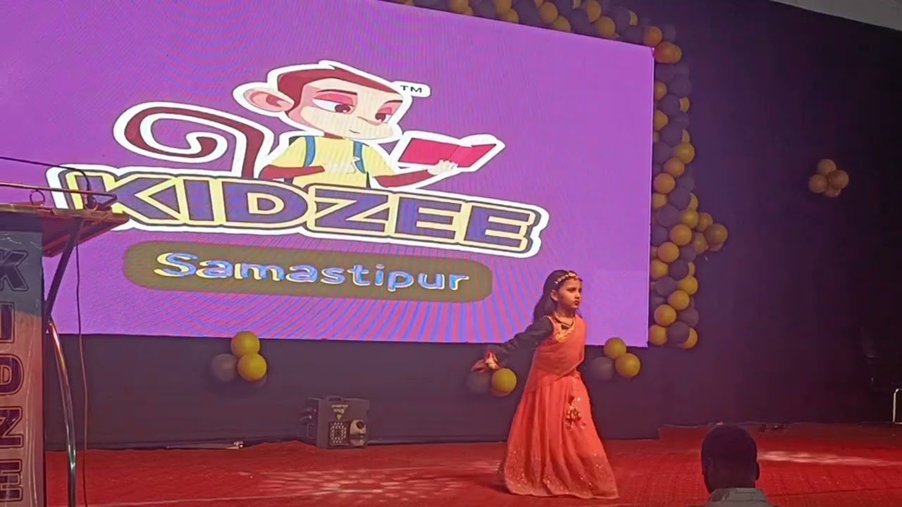 Riddhi dance in Annual function #kidzee