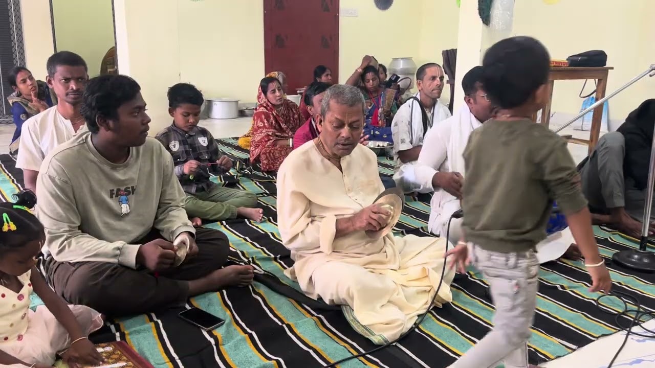 Jay Shree Krishna Chaitanya Prabhu Nitya Nanda Bhajan Singing By HG Mahamantra Das Prabhu