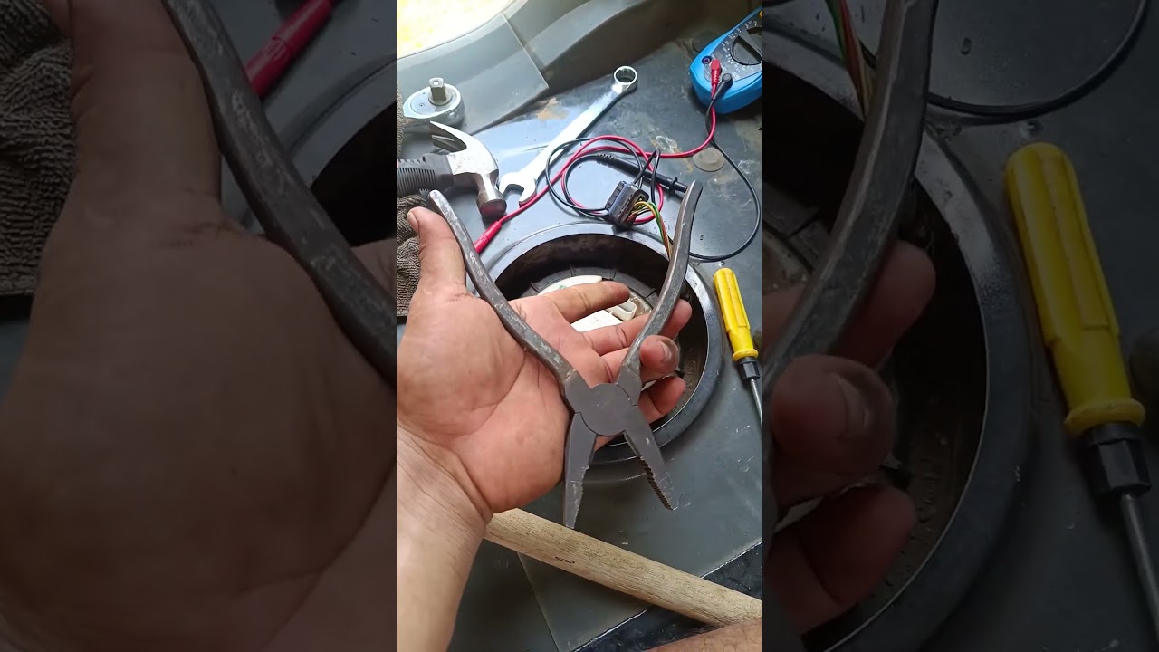 Retirando a bomba de combustível do Citroen c4 pallas
