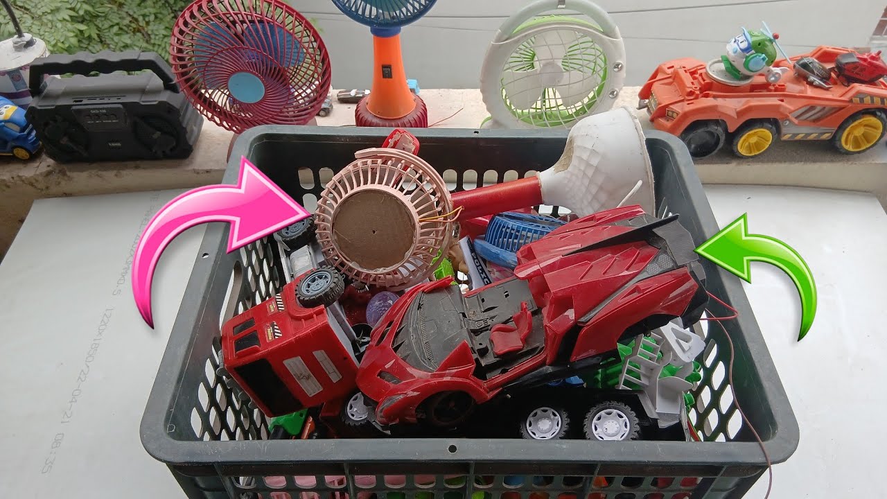 Treasure hunt for old items | Discovering broken toy cars, recycled mini fans, and more.
