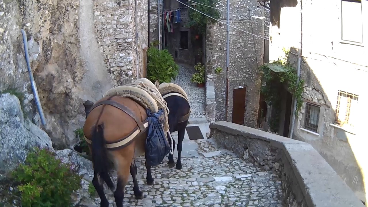 IL BORGO ANTICO DI ARTENA (ROMA)
