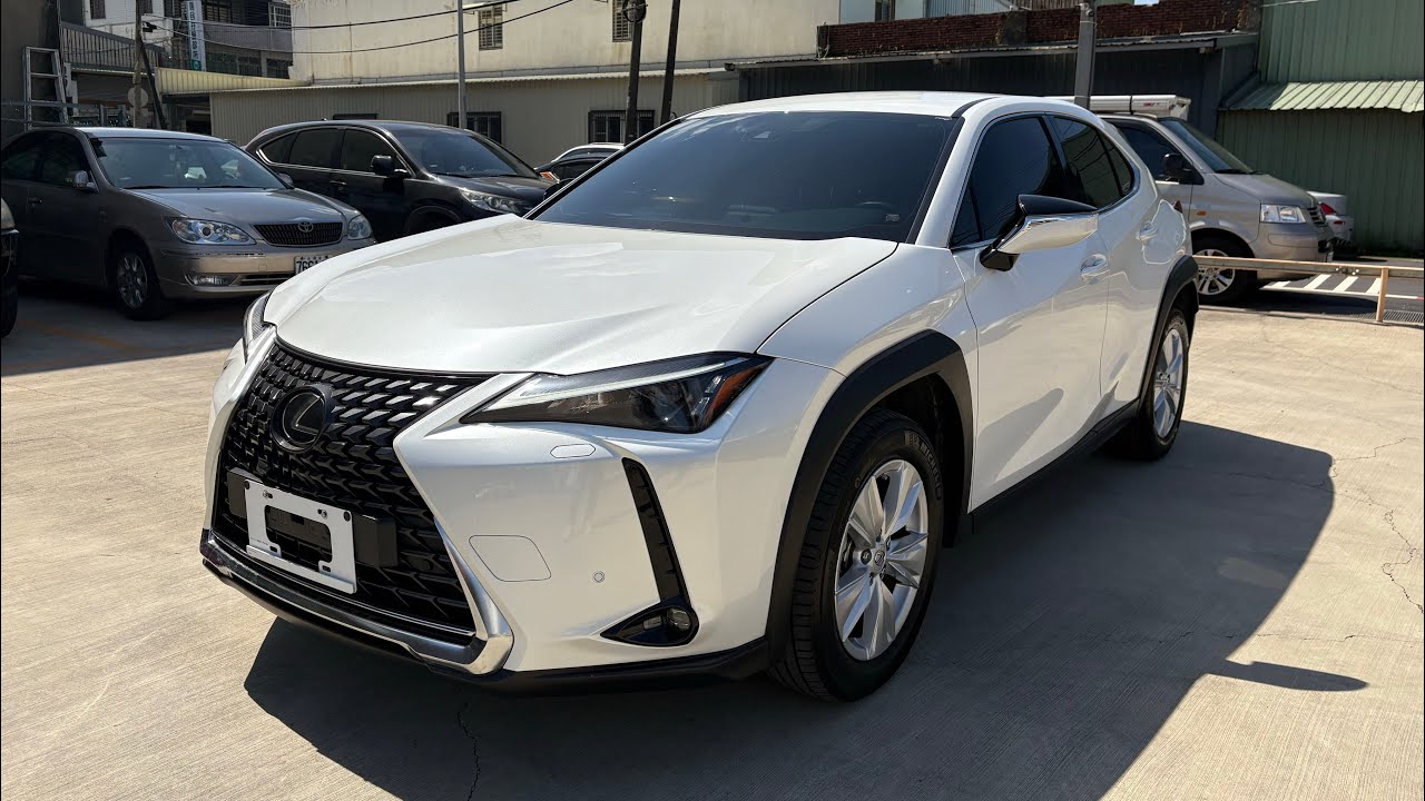 2022年 Lexus UX250H 2.0 油電 里程僅跑2.8萬公里 原廠保養紀錄完整 原鈑件無事故 無泡水 #Lexus #UX250H #二手車 