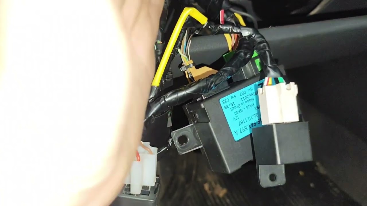 VW Polo não acende o Farol baixo . Veja o possível defeito 