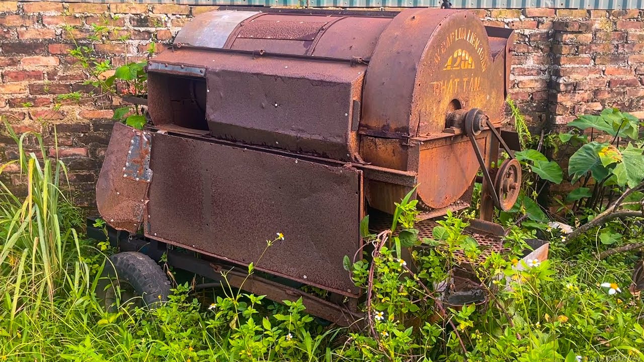 Genius Boy Helps Farmers Restore Threshing Machine