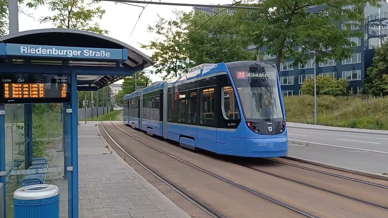 A trip on Munich Tram Route 19.