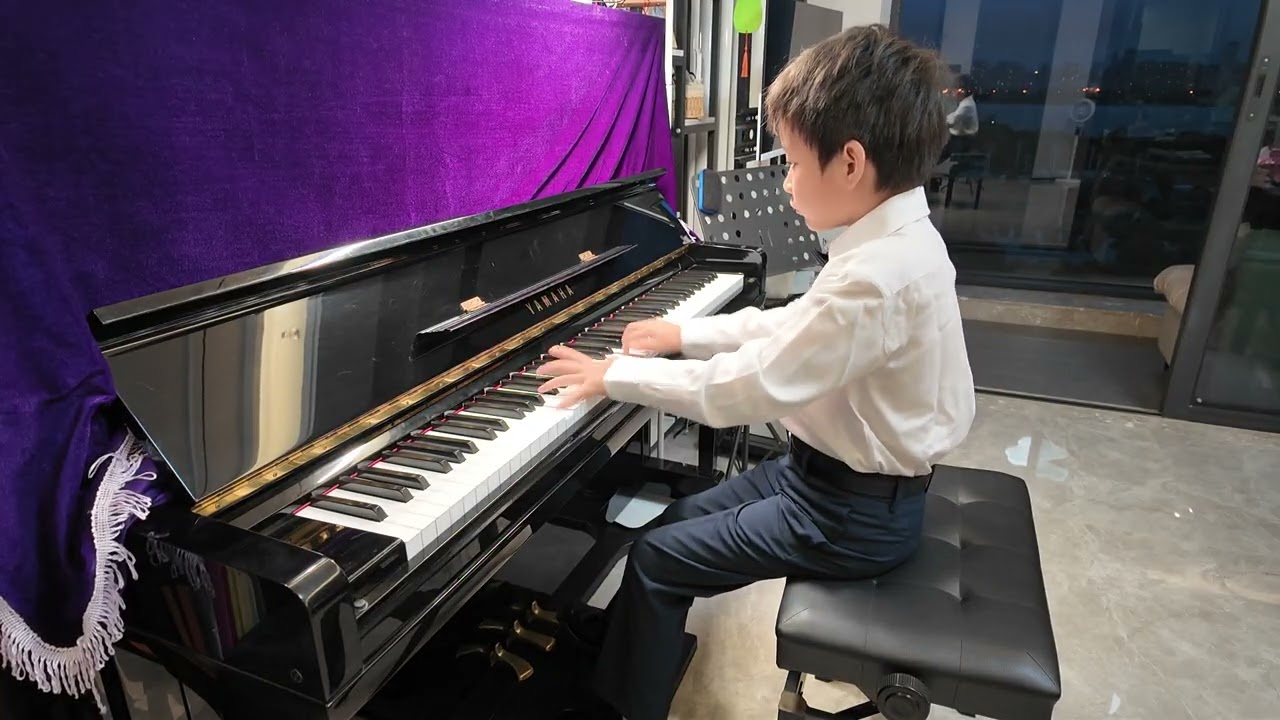 Haydn Sonata in F Major, Hob XVI 23 1st mvt.---9 years old William Lee
