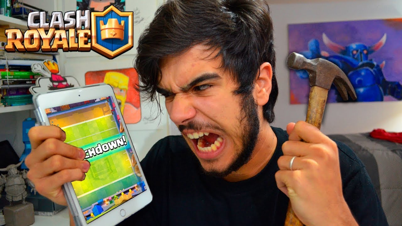 SURTEI JOGANDO O DESAFIO TOUCHDOWN - CLASH ROYALE