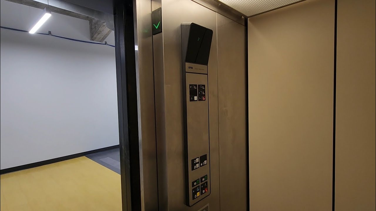 Otis Hydraulic Elevator @ Mahan Center, Adrian College