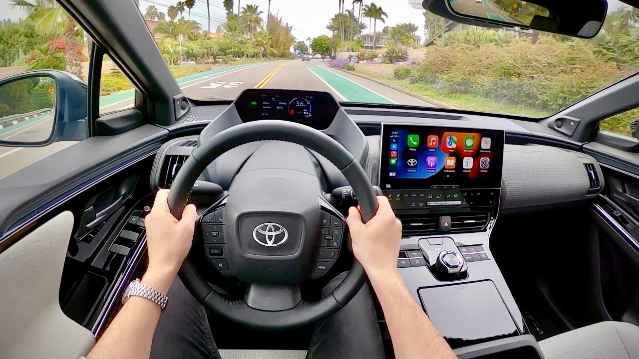 Полностью электрический внедорожник Toyota bZ4X 2023 года (FWD Limited) — первые впечатления от в...