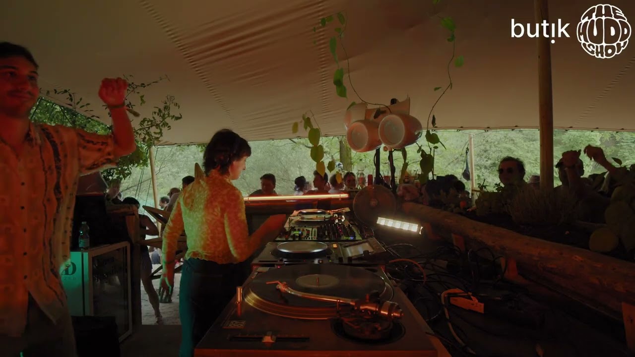 Lottie & Lerro | themuddshow x Butik