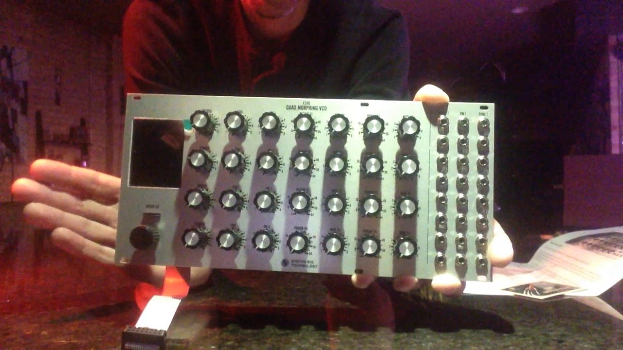 SynthTech E370 Quad Morphing VCO Unboxing - MoXoM