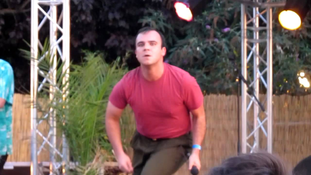Future Islands - Lighthouse (Live @ Glazart La Plage)