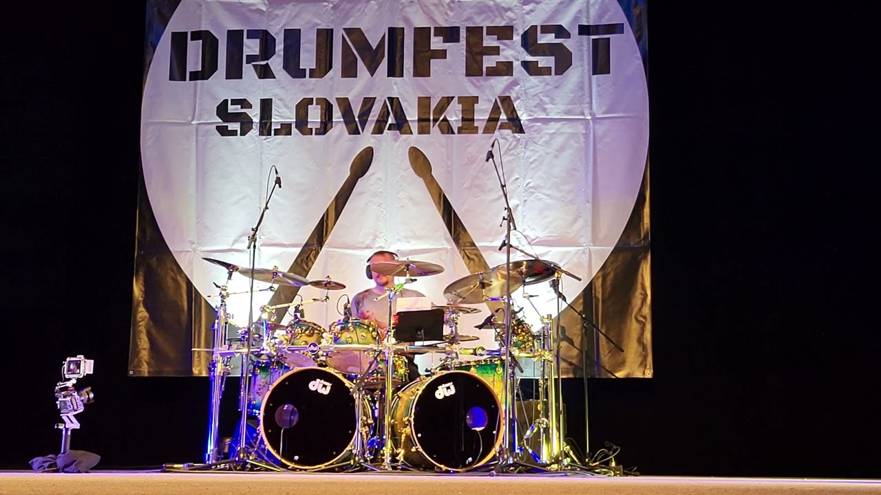 Josef Ciganek cover Queen : Show must go on