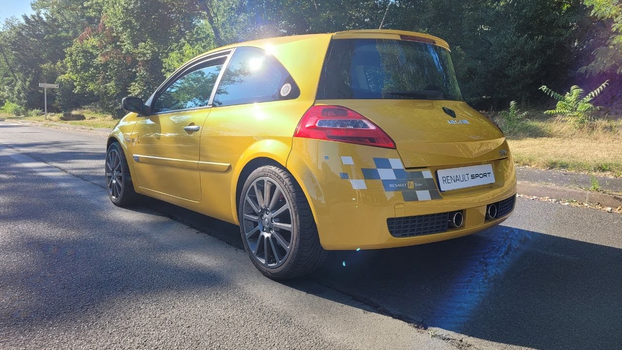 RENAULT MEGANE 2RS R26