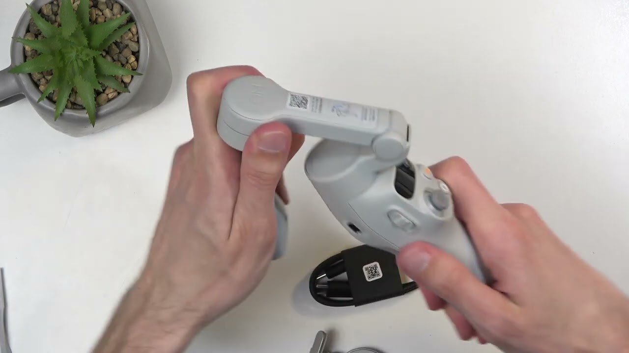 DJI Osmo Mobile 7 Unboxing – What’s Inside the Box?