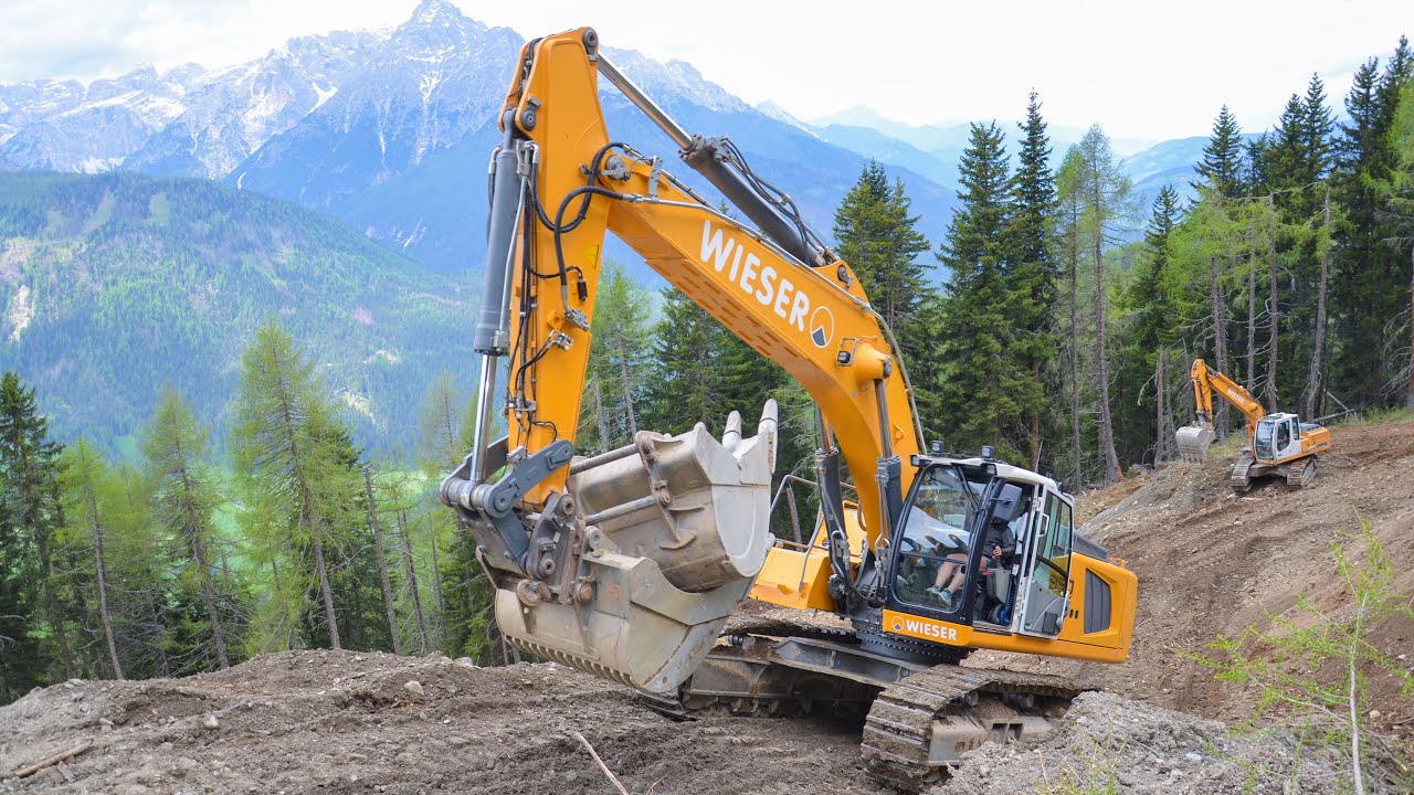 SPIANAMENTO PISTA da SCI con 2 DOZER LIEBHERR + ESCAVATORE