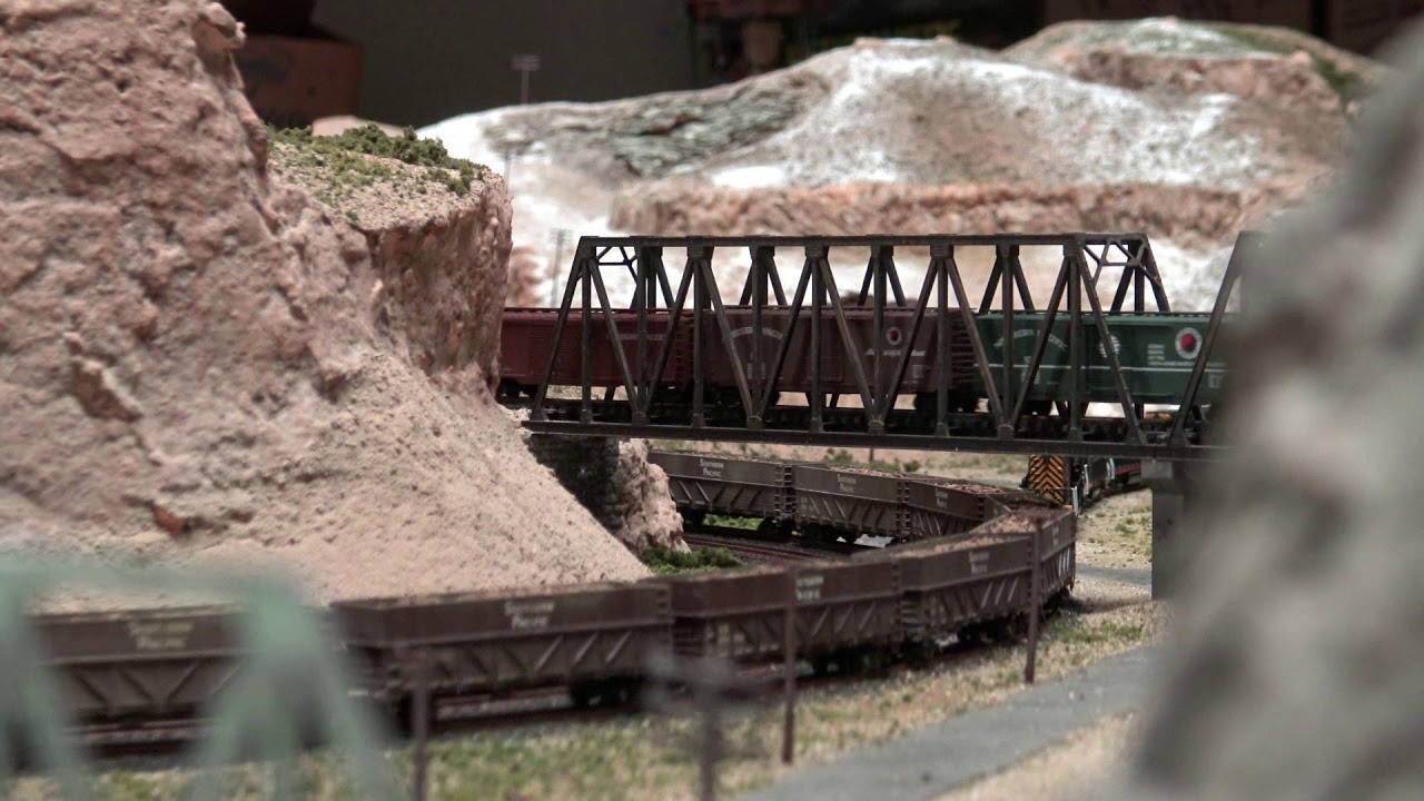 Jim's Rio Grande Nscale model railroad