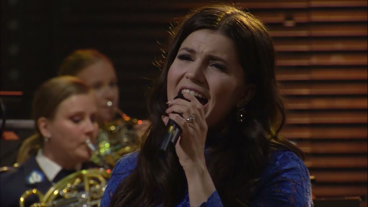 Uusi aamunkoi  Suvi Teräsniska & Helsingin poliisisoittokunta - Helsinki Police Symphonic Band