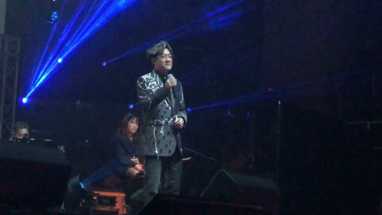 新歌《月球上的藍玫瑰》2025-12-04|羅啟豪［在你和故事之間］演唱會 香港站｜