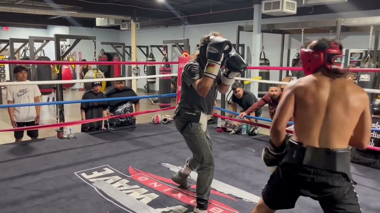 WK16 Powerhouse Boxing Club Ricardo sparring Danny at New Wave BC