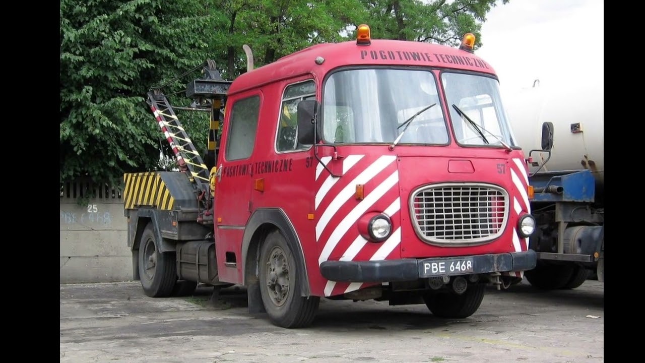 Holowniki i pogotowia techniczne na bazie wycofanych autobusów Jelcz/Skoda 706 RTO.