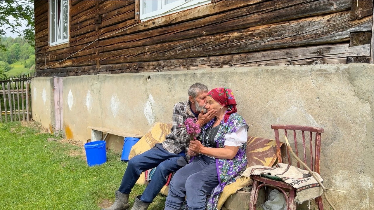 Rainy spring day in the mountains⛰️: Real rural life is far from the civilization of elderly couple