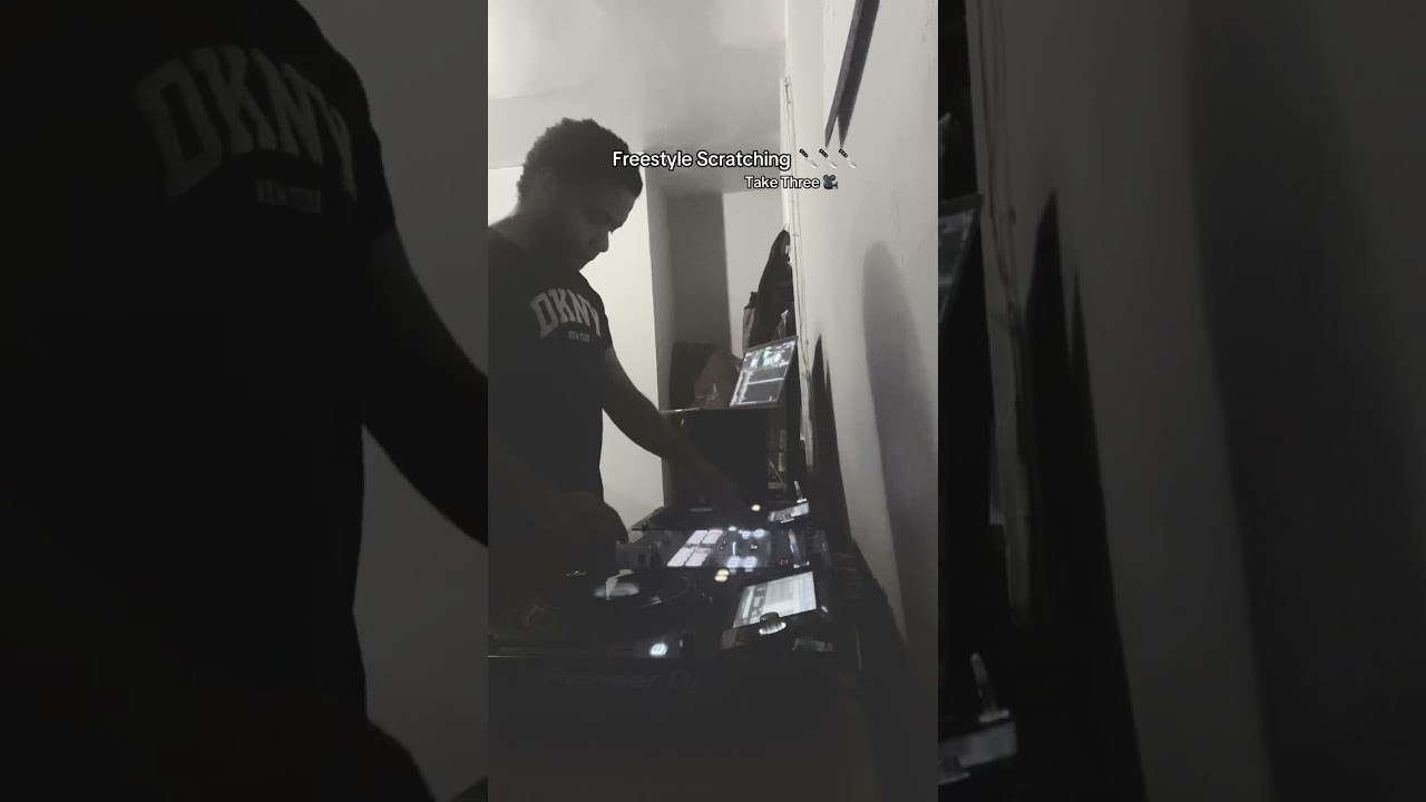 Freestyle Scratching Take Three #newyorkcity #djtiktok #djs #scratching #queensnyc #djlife