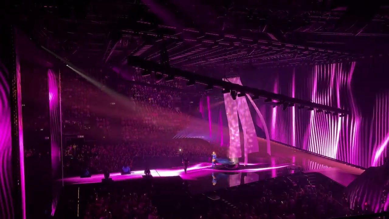 Eurovision 2025 Denmark Sissal - hallucination inside arena