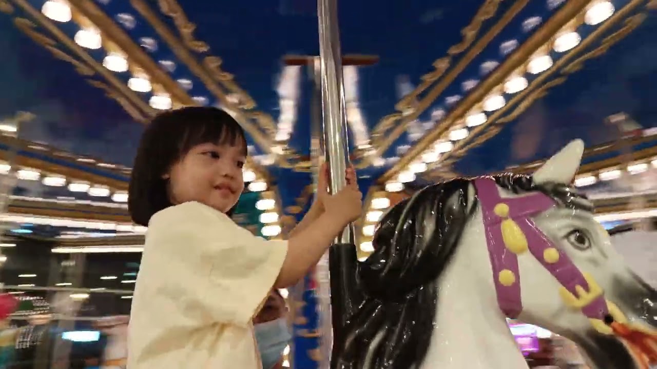 Chelsea happily rides the TIMEZONE carousel at Trinoma with her Mama. (May 4, 2024, 7:26PM)