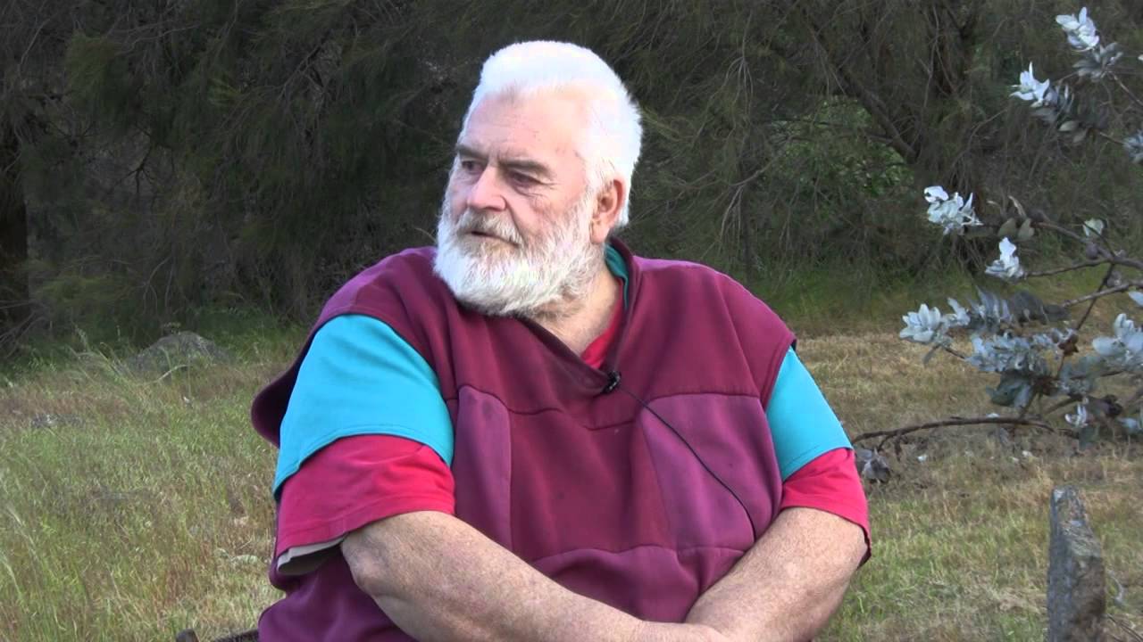 Professor Ghil'ad Zuckermann in discussion with Gil Robertson