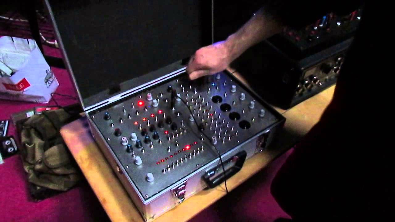 Suitcase Noise Box / electro lobotomy