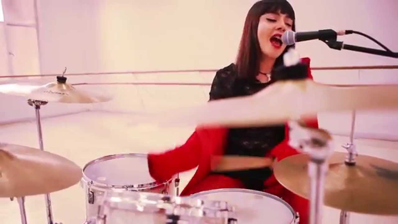 Amanitas - Aventurar (Videoclip Oficial) ( ^_^)*(^_^ )