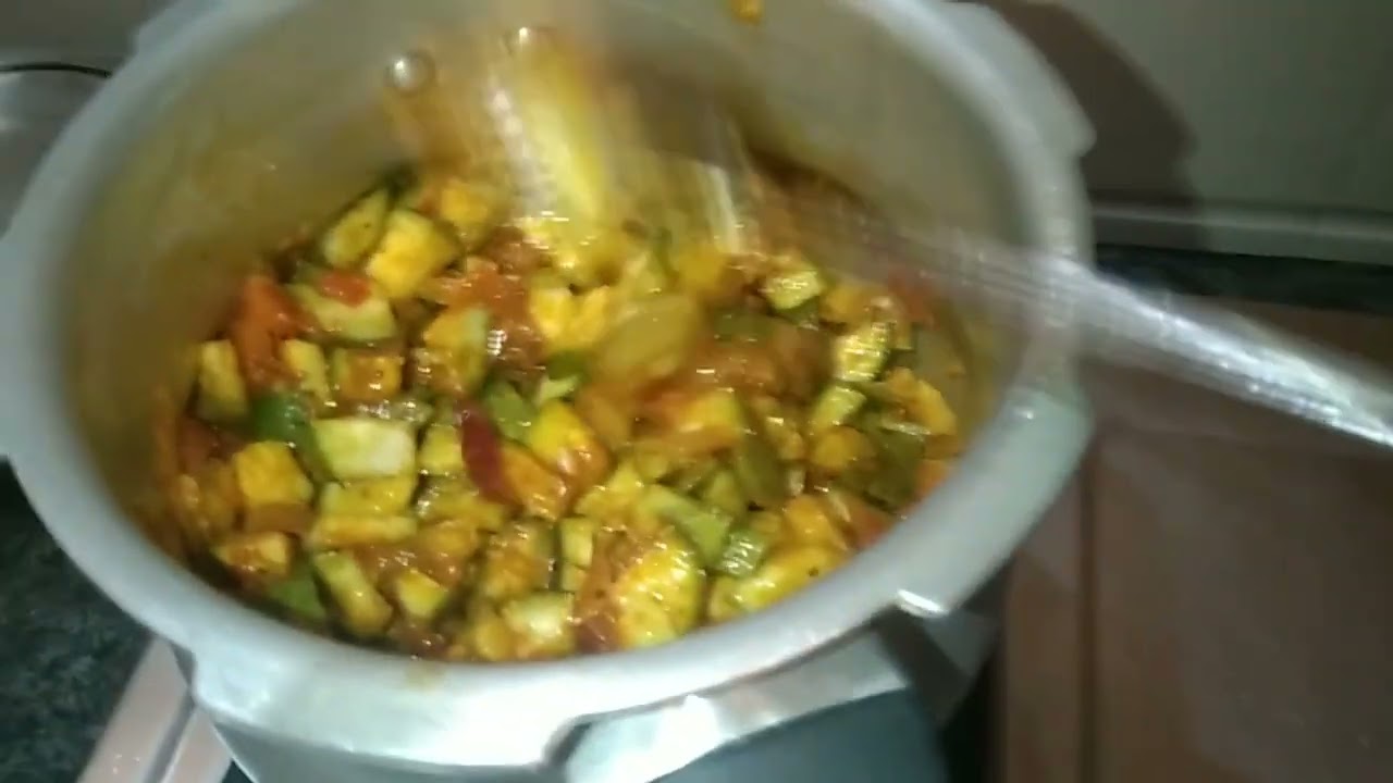 బీరకాయ కర్రీ different style lo super 👌👌 healthy 😋😋 #video #viralvideo  PR lifestyle 