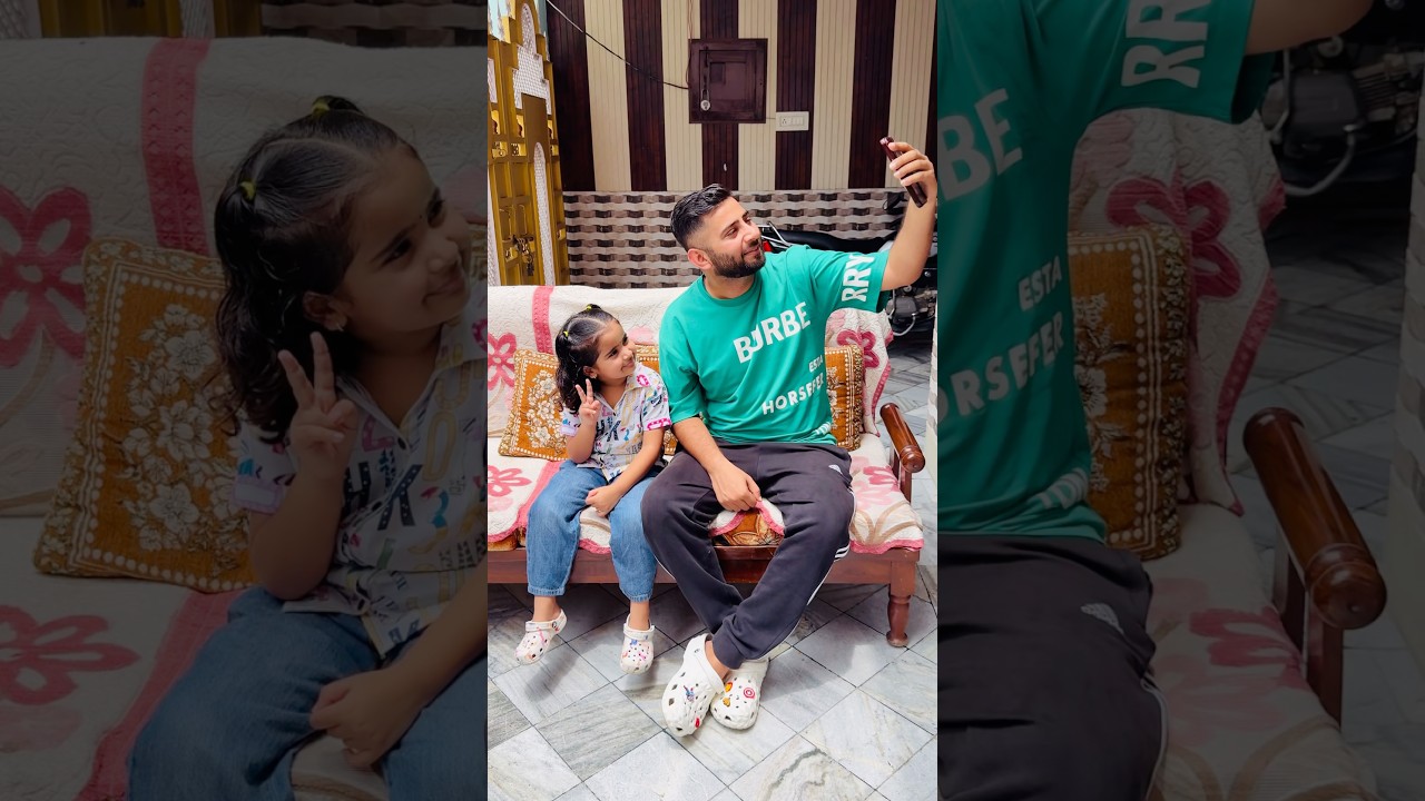 Anaya Photo Or Mirror Mein Kyu Nahi Dikh Rahi 😳