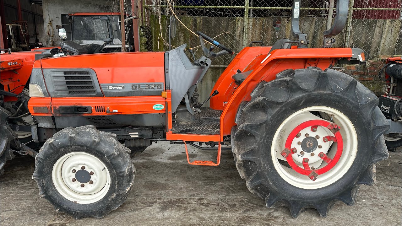 Máy cày bãi nhật Kubota GL320 hai cầu trợ lái đẹp.máy,số,thân vỏ nguyên rin mời các bác tham khảo