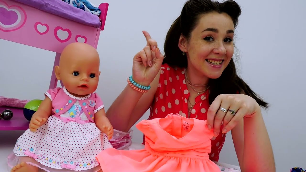 Bianca rend visite à Baby Born Amelia | Jeu d’imitation pour enfants