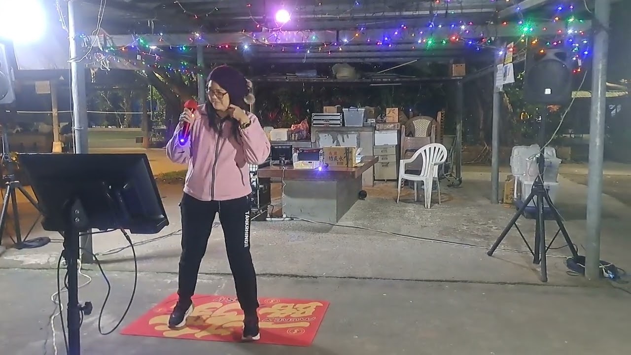 小琪在大稻埕翻唱君無愁