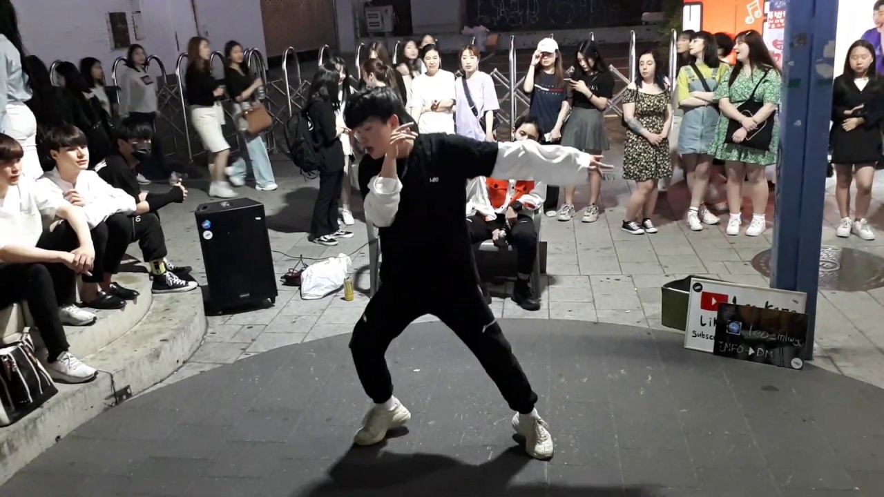 POPULAR BUSKER 