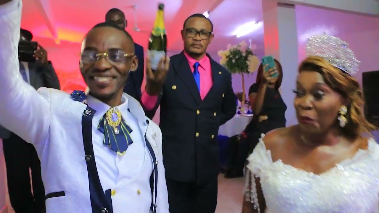 MARIAGE CIVIL SUITE ARNOLD ET ANNIE