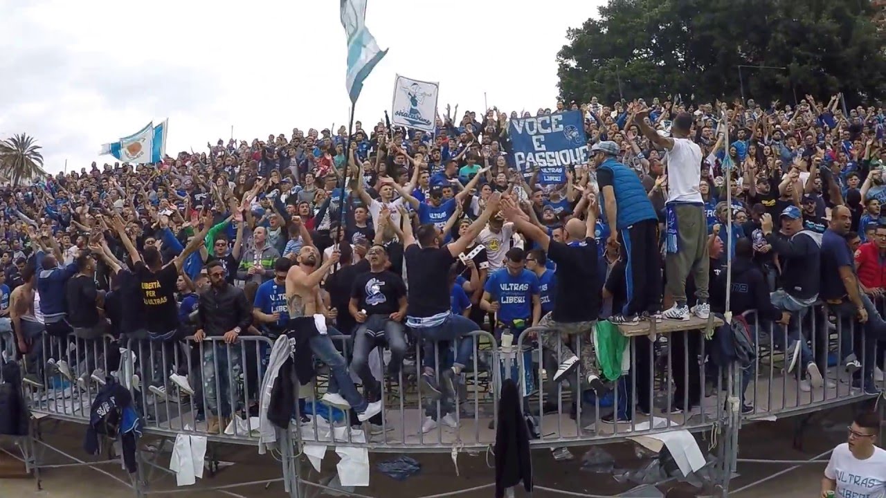 Siracusa, la Curva Anna pronta per la trasferta di Rende