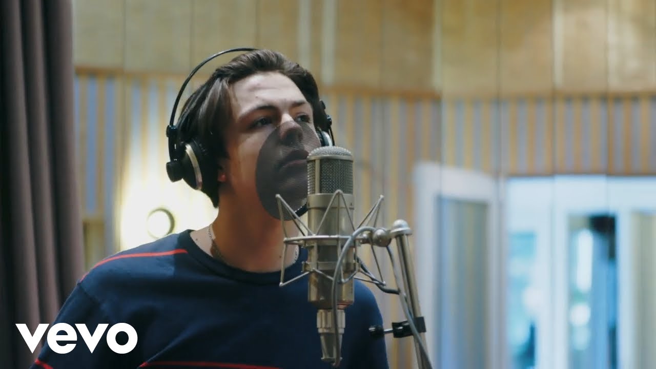New Hope Club - Whoever He Is (Christmas Song)