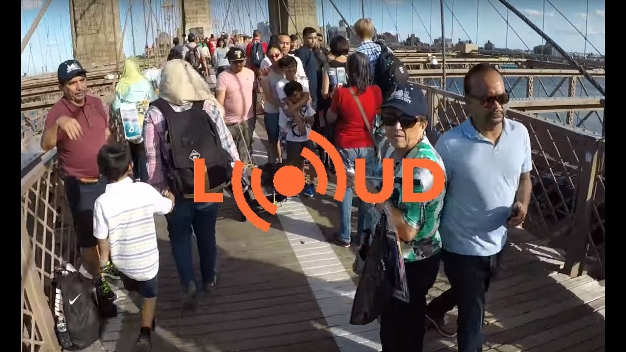 Bicycling a crowded Brooklyn Bridge with the Loud Bike Car Horn