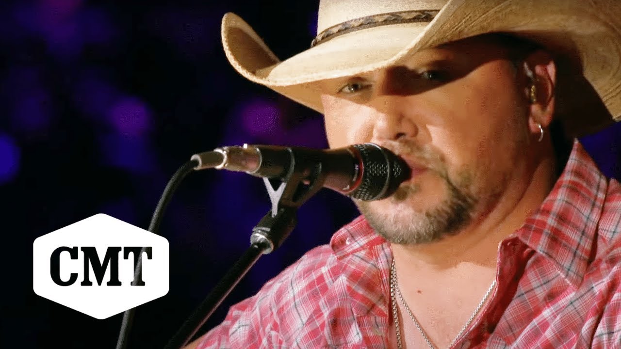 Jason Aldean Performs 